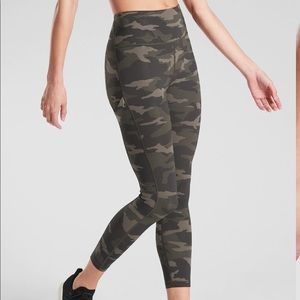 Athleta Ultimate Camo 7/8 Tight - Size M - Never Worn